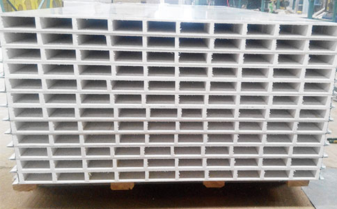 機(jī)制凈化板：自動(dòng)化生產(chǎn)提升效率，助力建筑業(yè)創(chuàng)新發(fā)展